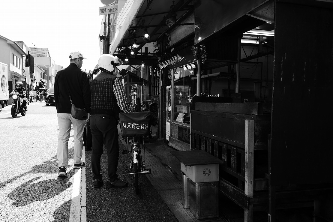 LUMIX G100D DG SUMMILUX 15mmF1.7
#photography #streetphotography #スナップ写真 
#京都 #kyoto #LUMIX #m43 #MFT 
#monochrome #blackandwhitephotography