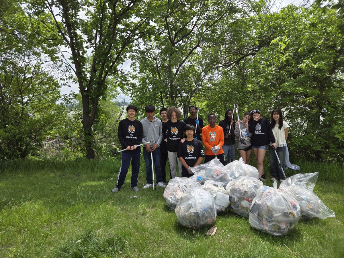 #KSTMproud of our NJHS students that gave service to the school today and surrounding park by picking up 145 pounds of trash!!! Just a friendly reminder not to litter!!!! We want to take care of KSTM at all times!!! Thank you, Mrs. Brown for spear-heading this!!! #OPSProud