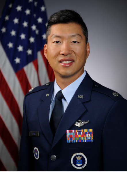 🚨LT COL JAY H. PARK 🚨

 Park guides American youth toward aviation careers in the Air Force. Lt. Col. Park having taught over 700 students, and boasts more than 300 combat hours as an F-15E Strike Eagle Weapons Systems Officer.
.
.
 #thecommissaryshopper #commissaryshopper