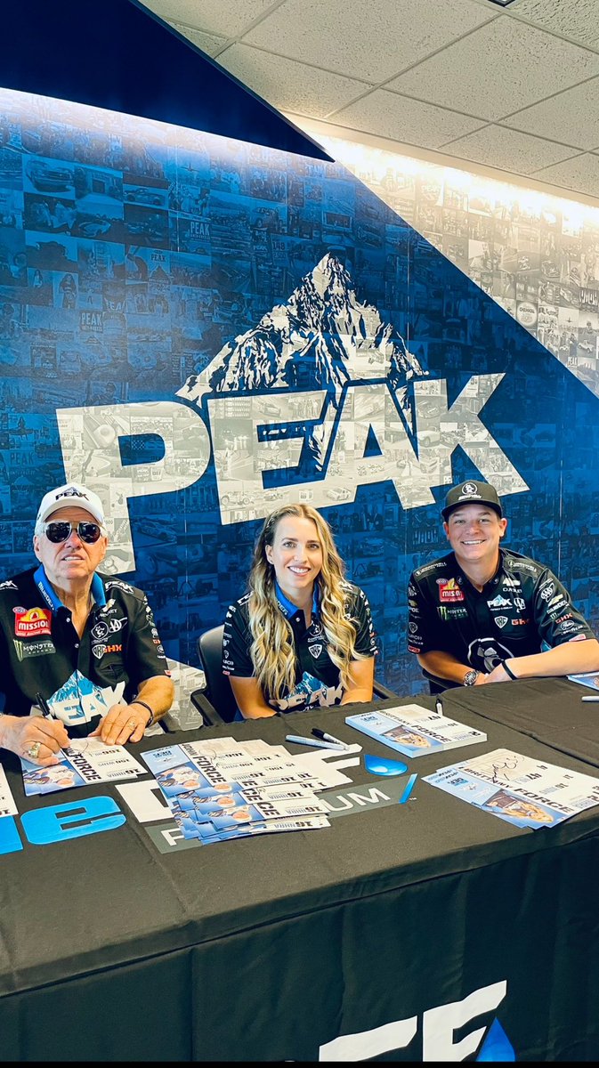 JFR had a great time seeing all the PEAK employees at their HQ in Chicago today! Excited to have them out for the races this weekend! 

#PEAKSquad #johnforceracing #chicago