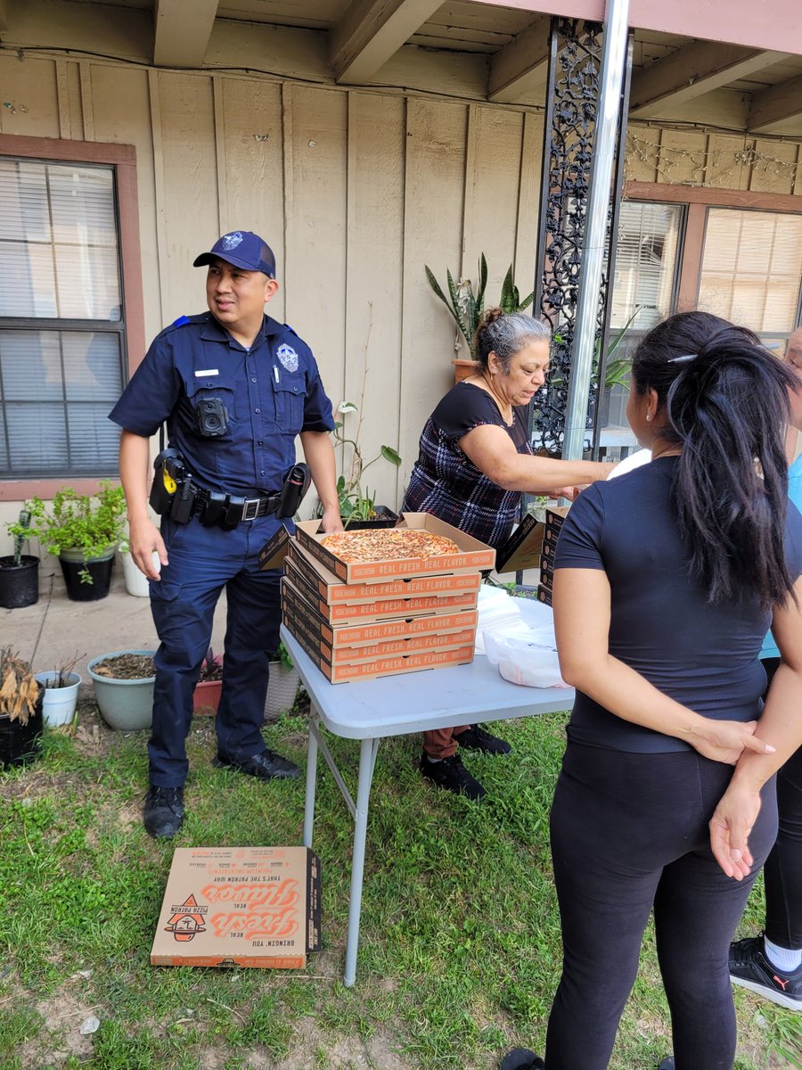 Dallas Central (@dpdcentralnpo) on Twitter photo Pizza with Police at Bennett Apartments at 1819 Bennett Ave
<a href="/DPDCentralNPO/">Dallas Central</a> <a href="/DerrickVWDPD/">Derrick Wright</a> <a href="/DPDChiefGarcia/">Eddie Garcia</a>
<a href="/DPDCA/">DPDCommunityAffairs</a> Pizza with Police at Bennett Apartments at 1819 Bennett Ave
<a href="/DPDCentralNPO/">Dallas Central</a> <a href="/DerrickVWDPD/">Derrick Wright</a> <a href="/DPDChiefGarcia/">Eddie Garcia</a>
<a href="/DPDCA/">DPDCommunityAffairs</a>