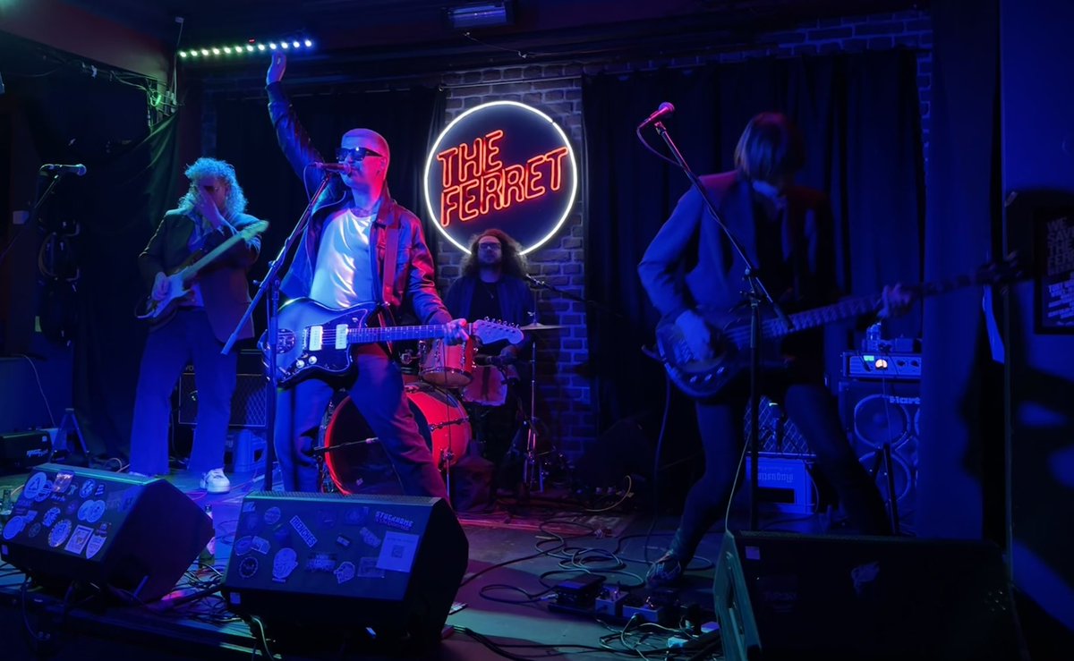 Utterly_Kel's tweet image. Great night @FerretPreston . 

Came for favourites @HOWtheband (who were amazing #wolvesforever🐺) and left as new fans of @Forensicsband and @heartsbandofcl too! 🎶🤘