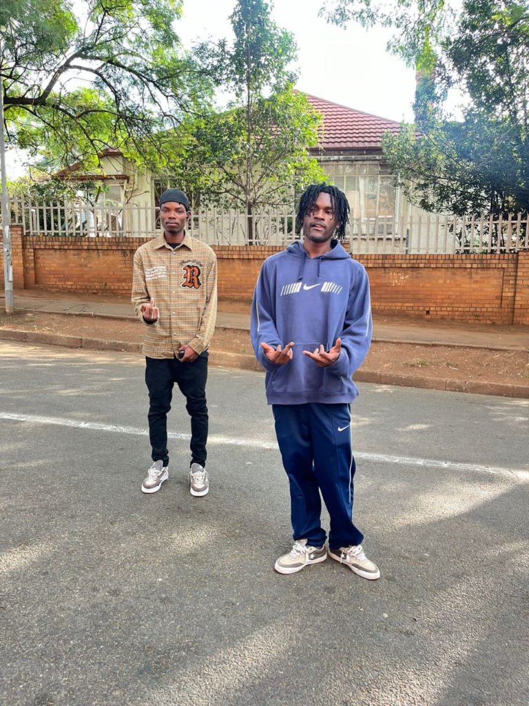 May_Gsa's tweet photo. I posted on the bloc' with ma nigga ER ya know we #FvckedUp a BANGER 😎 https://t.co/R8UGGQqJ4V