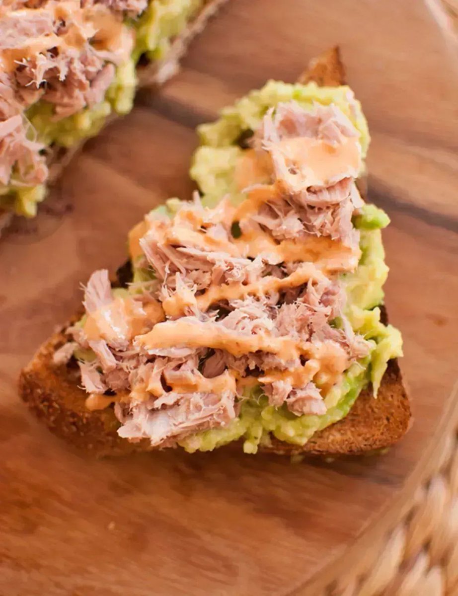 Elevate your sandwiches with these recipes: - Avocado chicken sandwiches >> buff.ly/2IFKKrm - Prosciutto mozzarella sandwiches >> buff.ly/2KMtmNG - Avocado tuna toast >> buff.ly/2KMCan4 - Tuna apple pockets >> buff.ly/2M3vem4 #lunchtime #foodie