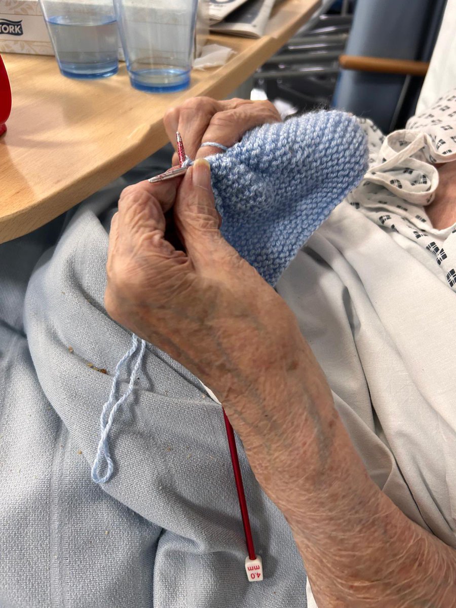 A fantastic way to start the day with another knit and natter session. It is run by Therapy assistant jodie on harborne ward #HCOP. <a href="/UHBTherapy/">UHB Therapy Services</a> <a href="/TeamHCOPUHB/">Stacey</a> 

Three wonderful patients joined in this morning. There was lots of laughing, singing and chatting. 

#EDDM