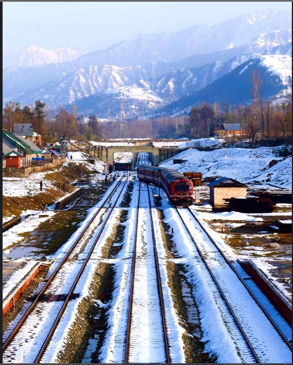 Travelling through the breathtaking valleys of Kashmir, the Indian railway unfolds the beauty with the finest hues of nature. Each journey is a poetic ode where beauty knows no bounds. #IndianRailway #Kashmir