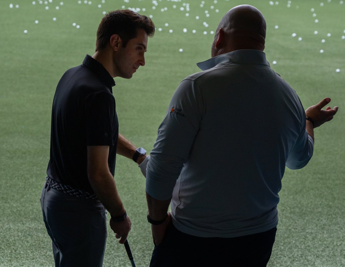 Took some hacks at @ChelseaPiersNYC yesterday with @Apple Watch & @GolfshotGPS. My 1st time working with a wearable device giving me instant feedback on my golf swing. Biggest takeaway: I have major in-out wrist action in my downswing that is probably why I get too spinny. ⌚️⛳️