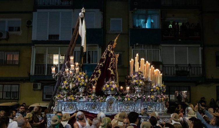 Horarios e Itinerarios Procesión de la Virgen de Los Desamparados de Alcosa. Sevilla 25 de Mayo del 2024 buff.ly/3yejqLi