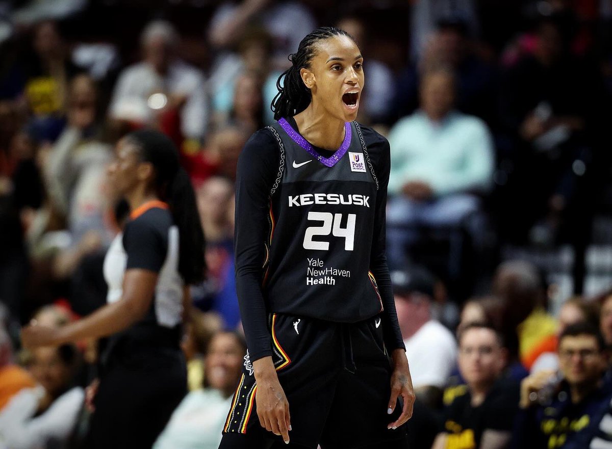 ElsaGarrison's tweet image. The #wnba season kicked off last night. Here are some favorites from the #connecticutsun and #indianafever game @GettySport