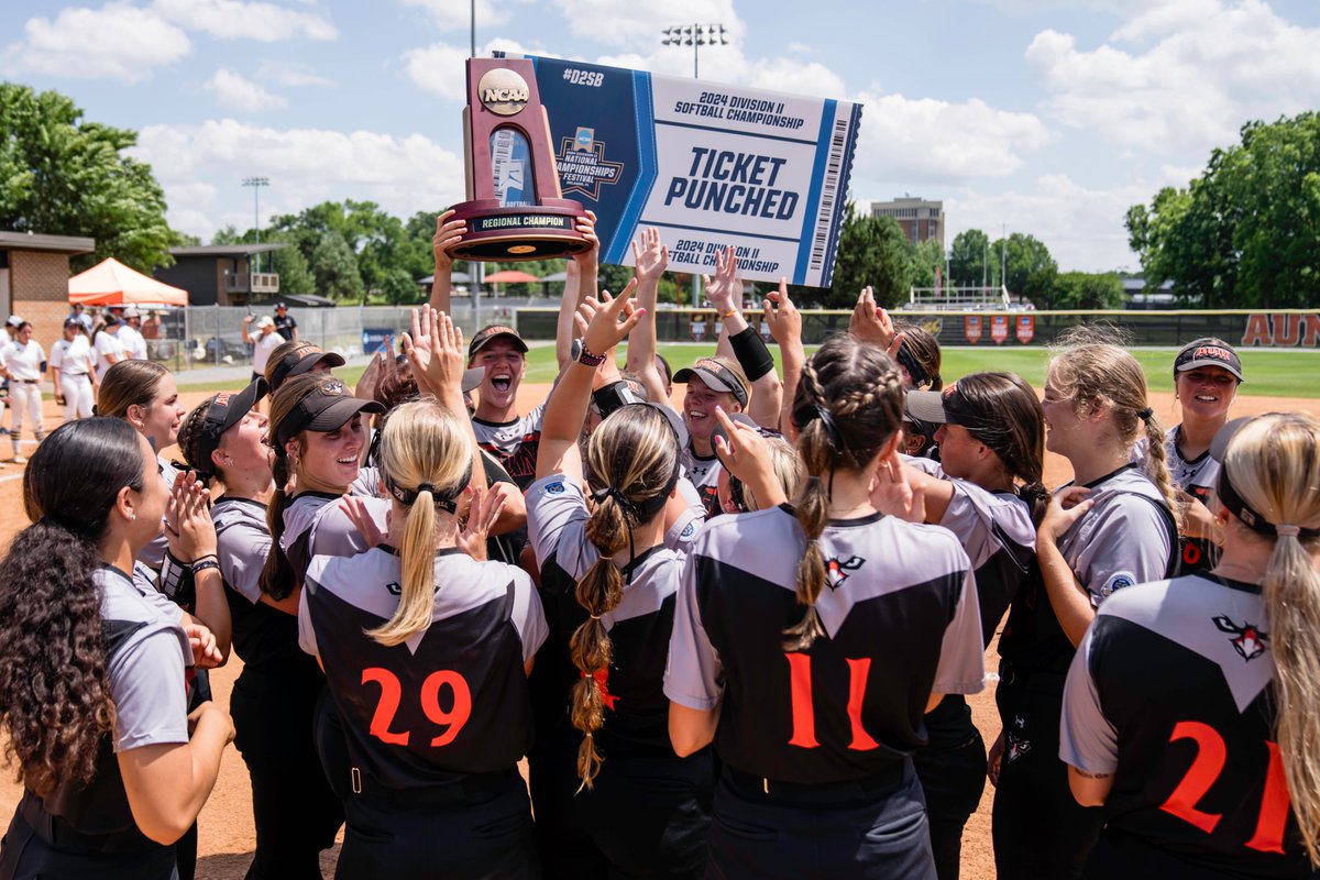 🎟𝙏𝙄𝘾𝙆𝙀𝙏 𝙋𝙐𝙉𝘾𝙃𝙀𝘿🥊

#WeAreAUM