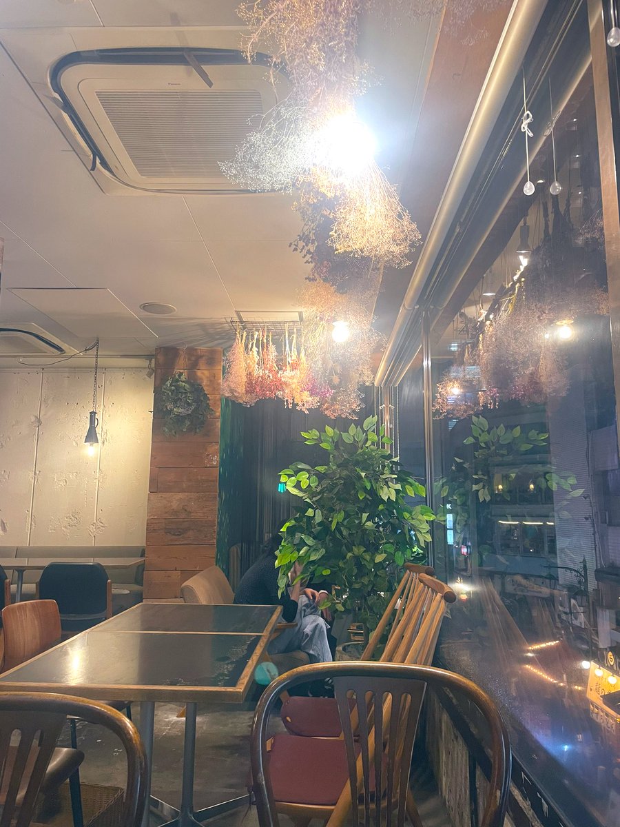 📍breath cafe@新宿三丁目

夜のイチゴフロート🍓

#日常垢