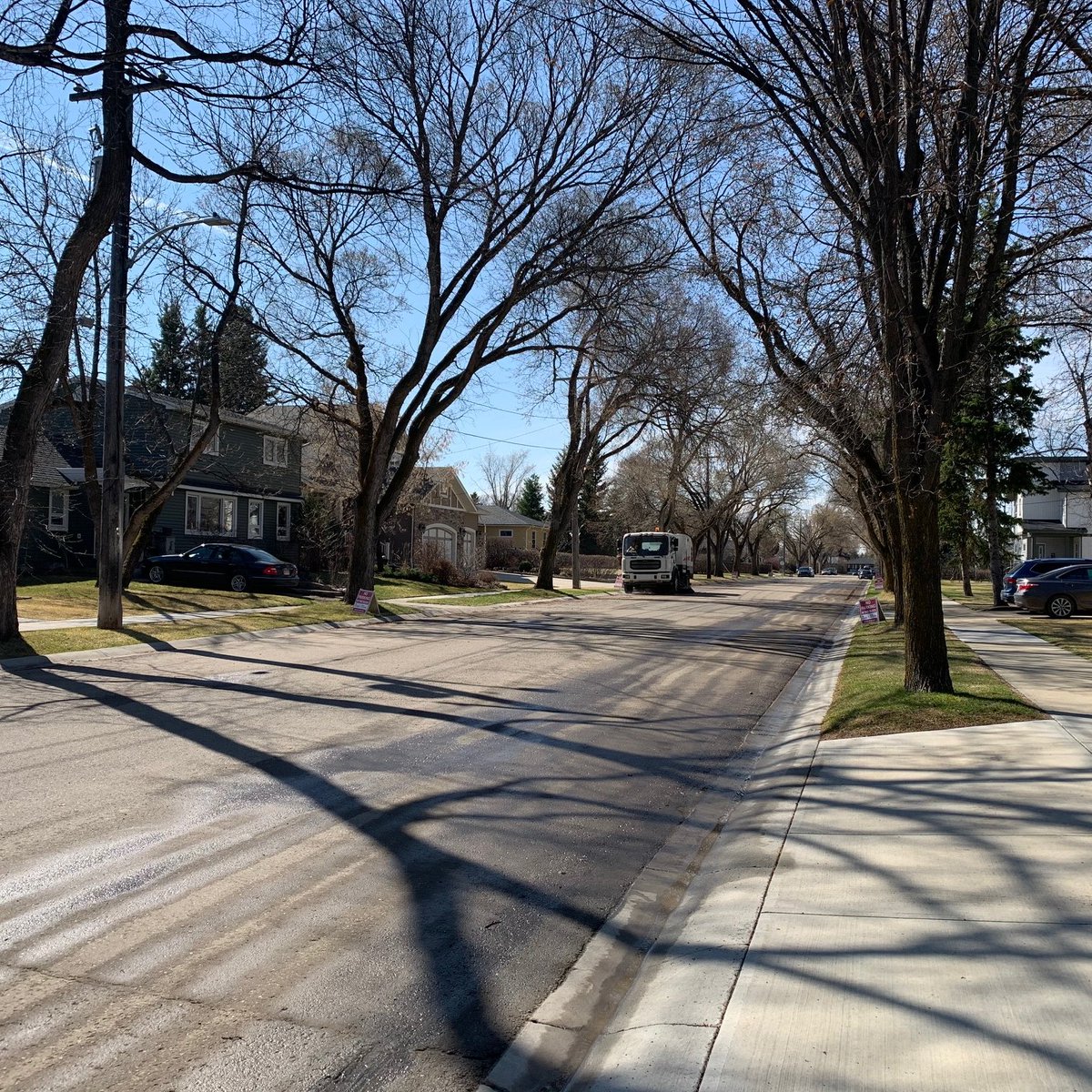 Grey Route street sweeping update: ☑️Zone H: Eastview, Grandview, Morrisroe, Mountview: Completing today ☑️Zone I: Work in Anders & Sunnybrook continues tomorrow Remember: Grey Routes are the quieter streets, closes & crescents in your neighbourhood that get less traffic.