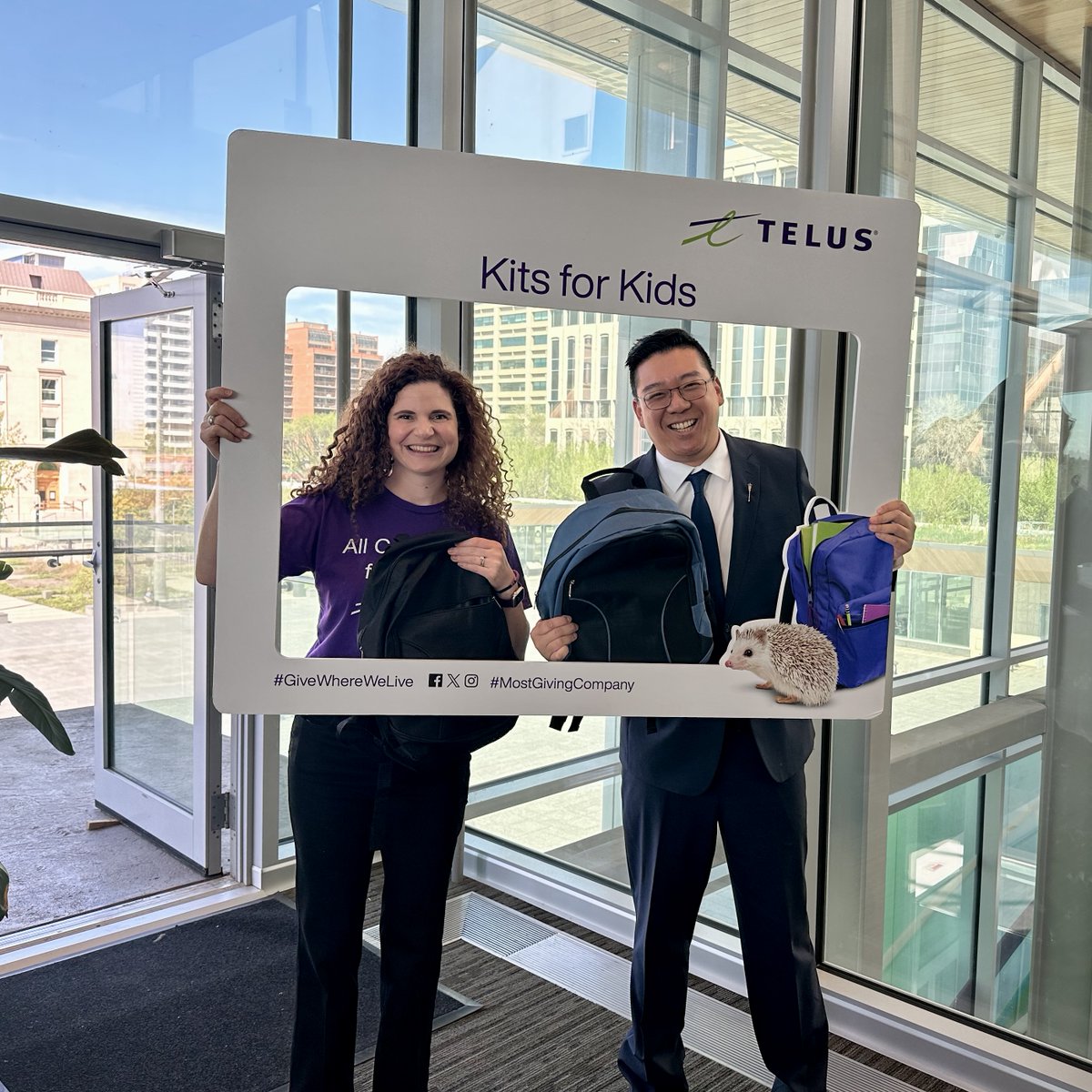 NathanIpYEG's tweet image. Earlier this week, I joined my #ableg colleagues to help pack some supplies for kids heading back to school next September! 

The @TELUS #kitsforkids campaign makes a huge difference for so many families. Look forward to delivering these backpacks to families in #yegsw. #yeg