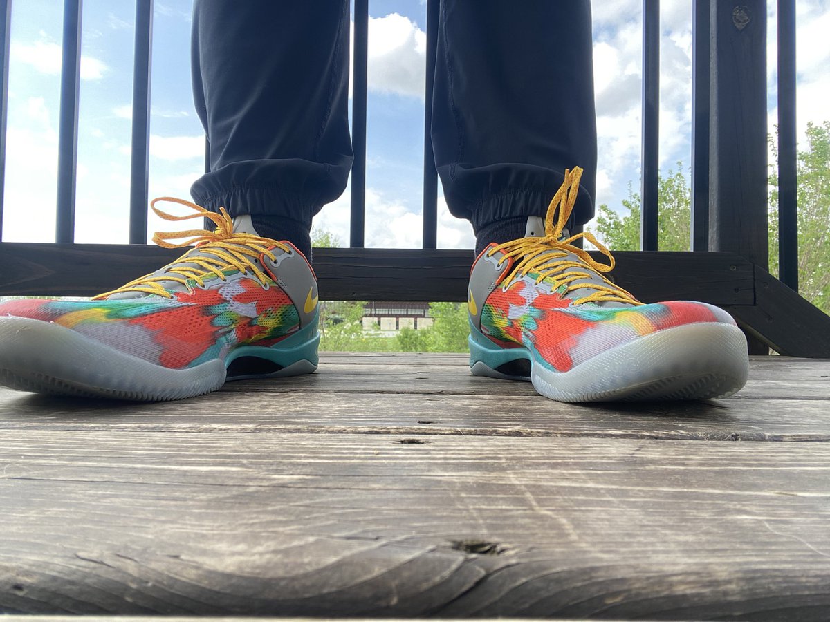 Forgot to tweet these earlier! 

Debuted the Venice beaches 🏝️ today!!! 🐍

#KOTD #MambaMentality #MambaForever 

@Nike @nikestore 

#yoursnkrsaredope #snkrsliveheatingup #SNKRS