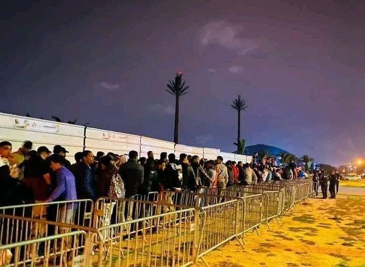 Fans queue up to purchase tickets for the CAF Champions League final. 🚨🇹🇳 #cafclwithmicky #totalenergiescafcl