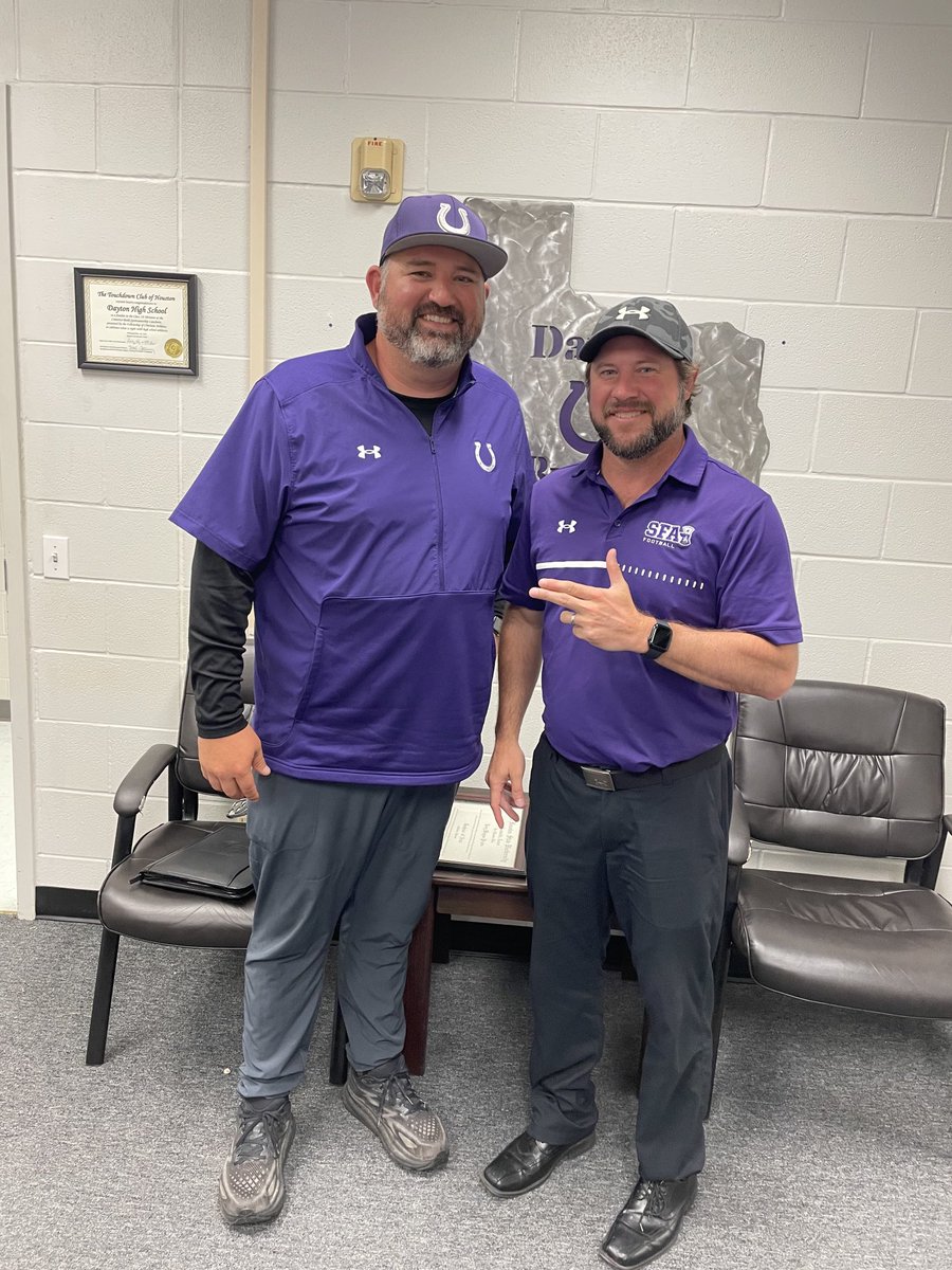 Shout out to ⁦@CoachJMay⁩ for stoping by Dayton to check out the Broncos!
⁦@JerryPrieto8⁩ ⁦@SFA_Football⁩