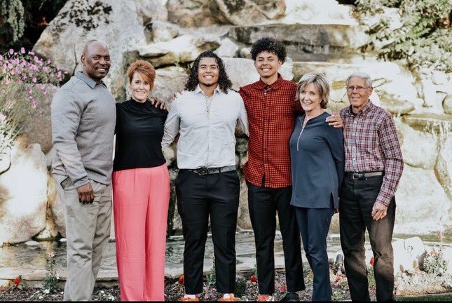 Blessed to be named the CIF Central Section’s Top Male Student Athlete of the Year!

@TTG_AAU @TPGURU_NOZON3 @U50_Linemen @fallout_u @FresnoSportsMag @1430ESPN @FresnoBeeSports @paulmeadors @PaulHol51500058 @DavidKuma9

#TwoTimeCaliforniaAllStateLB #ThreeStar⭐️⭐️⭐️ #Valedictorian