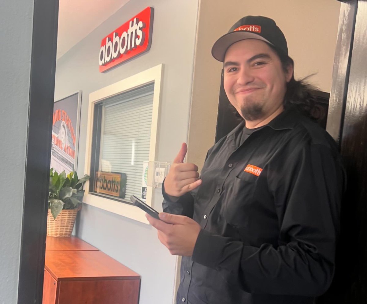 AbbottFireFlood's tweet photo. 🌟 We love our customers and are proud to serve both residential and commercial properties. 🏠🏢

🔧🔥💧🛠️

#RestorationExperts #CustomerFirst #FireDamageRepair #WaterDamageRestoration #MoldRemediation #HomeRestoration #CommercialRestoration #AbbottsCleanup #PropertyRecovery https://t.co/wgXLw9WvRE