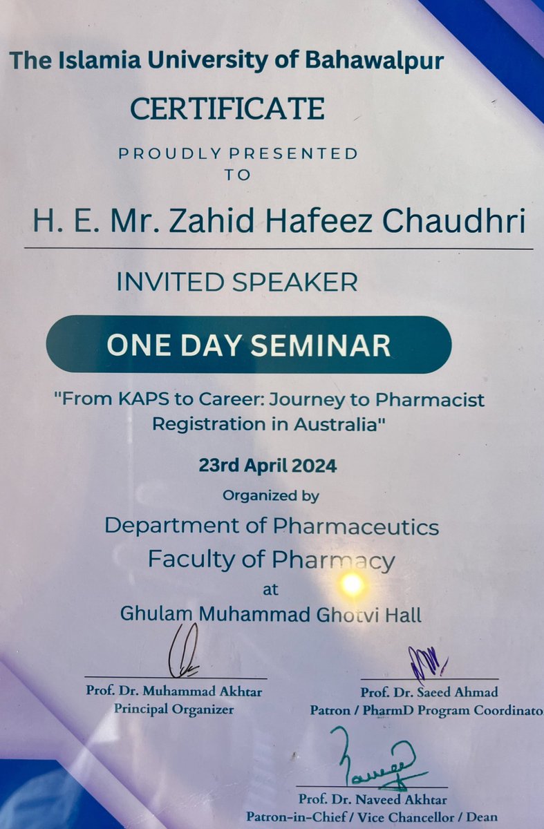 Delighted to speak at the Islamia University of Bahawalpur Seminar-From KAPS to Career: Journey to Pharmacist Registration in Australia as part of the @PakinAustralia efforts to inform Pakistani professionals about the opportunities available for them in Australia #Pharmacist