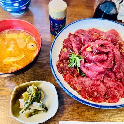 長野県伊那市高遠にある食堂で美味しい「サクラ丼」食べられますよ😄
サクラ丼とは馬刺しが乗った丼です😁✌️
#ＮＨＫまんまる