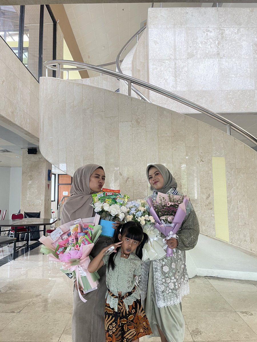 Wisuda bontot🫶🏼