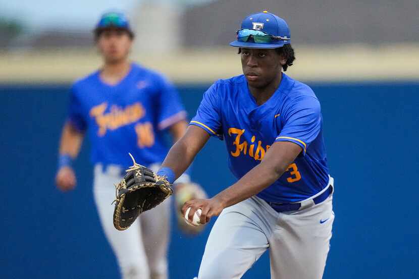 Baseball playoffs: Frisco takes Game 1 against Woodrow Wilson after earning 10 walks ⚾️🧢 Full story from @t_myah: dallasnews.com/high-school-sp…