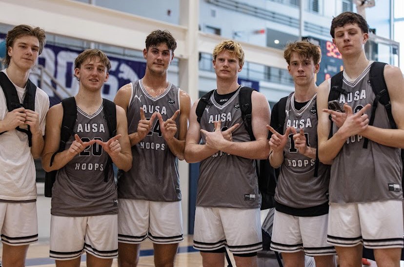 Amazing weekend in Memphis can’t wait to run it back this weekend in Wichita

<a href="/jordanemullan/">Jordan Mullan</a> <a href="/NxtProHoops/">NXTPRO Hoops</a> <a href="/AUSA_Hoops/">AUSA Hoops</a>