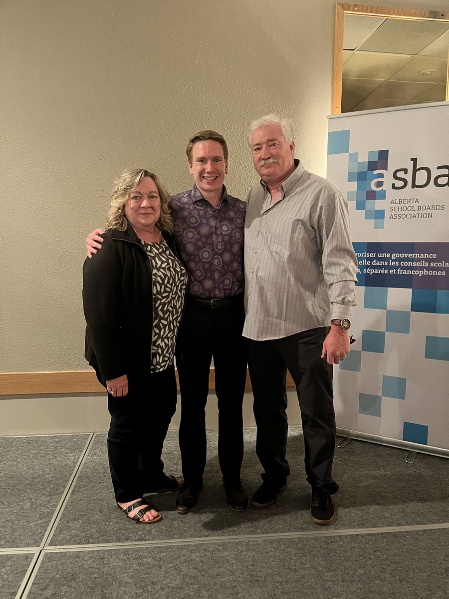 @HolySpiritRCSD celebrates our nominee, @Wade_Kast of @SFleth at tonight’s ASBA’s Edwin Parr banquet. Congrats Wade. We are so proud of you and grateful your contributions to #hs4 schools. #IbelieveinCatholicEd