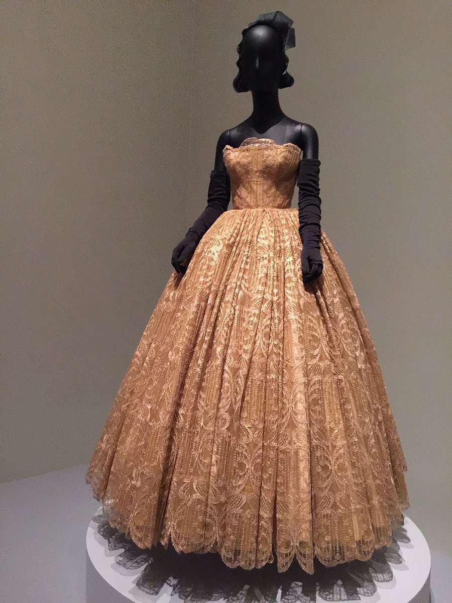 LaurenCDeutsch's tweet photo. with the ideal body standards of this time, as seen in her book "Wife Dressing: The Art of Being a Well-Dressed Wife," than the reality for most women when corsets were worn in the 1800s. #Yellowmay #Fashionhistory https://t.co/cAPfzhKSTr