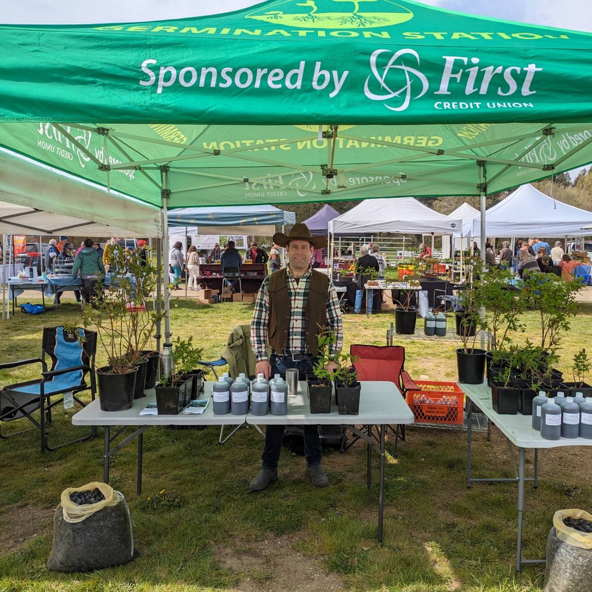 Welcome Bruce from Bee Sea Kelp and Biochar! One of the barriers to a new business  is a market kit.  This is where the Germination Station comes in.  Thanks to sponsorship from First Credit Union we are able to provide new businesses with a market kit.