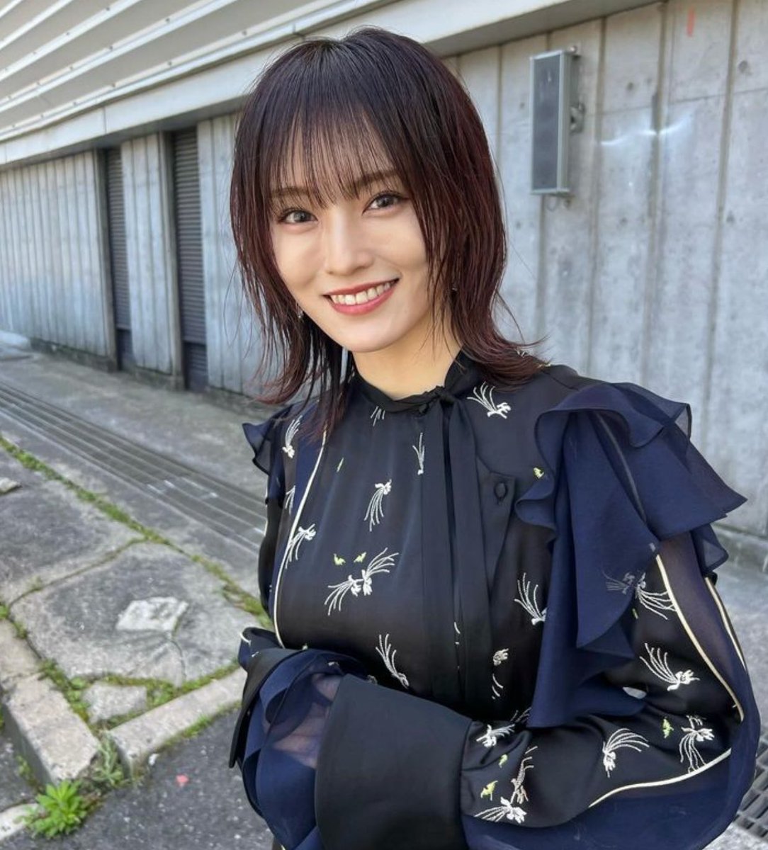 みなさんおはようございます♪
今日は昼間また晴れて暑くなりそう☀️
今日もよろしくお願いします…🙇
#山本彩 
#おはようございます