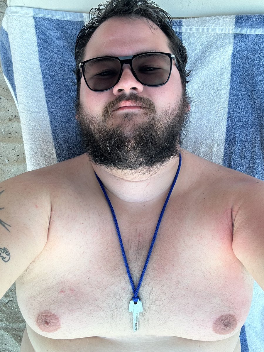 yorbab1's tweet photo. Last beach day https://t.co/QiRkQpzd6z
