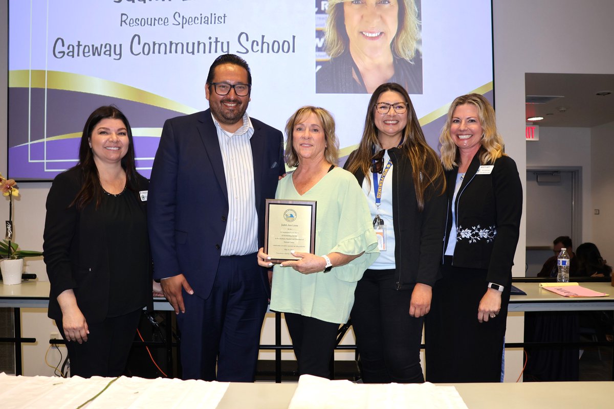 Celebrating the outstanding Judy Linne from Gateway Community School on 35 years of service to VCOE students! See a list of all the VCOE employees honored today for their years of service at buff.ly/3QMuKF8