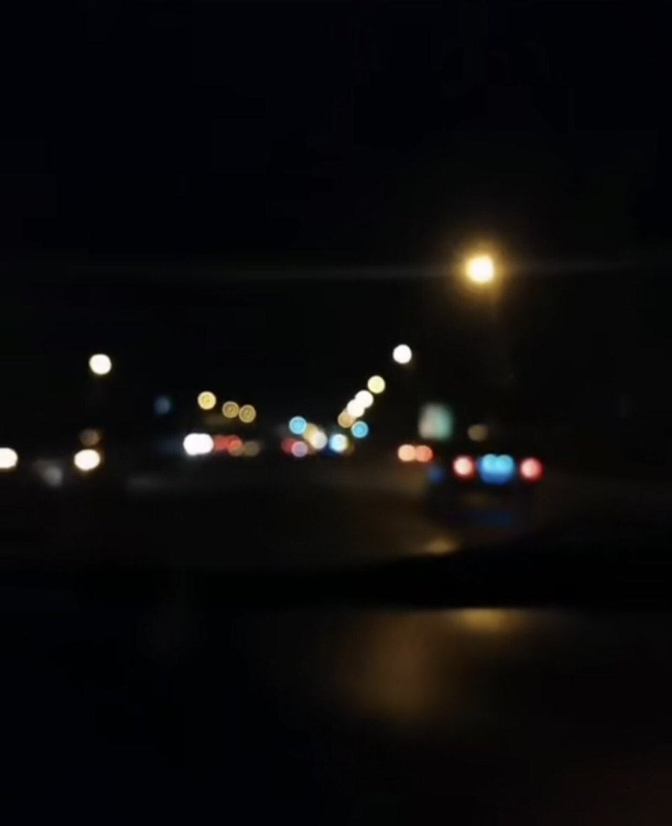 - رجائنا يا الله.. ألّا تتوجه مشاعرنا إلا نحو الأفئِدة الحاضنة لها 🖤 ••