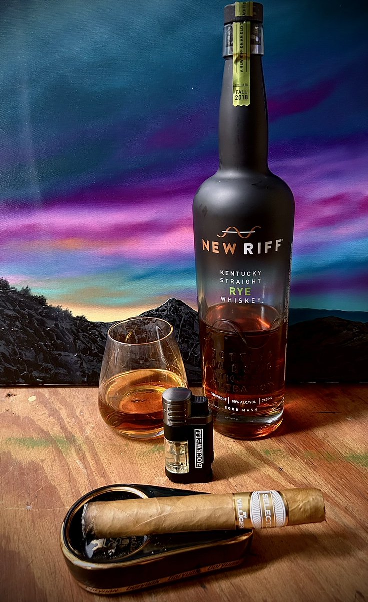 The evening is beginning with a pour of the New Riff Rye, and a Villiger Selecto Connecticut Toro. #newriff #newriffdistillery #newriffrye #annapolisashtalk #villigercigars #villigerselectoconnecticut #cigarsdailynation #cigarobsession #cigarsociety #cigarsandbourbon