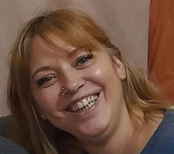 desaparecidaorg's tweet image. #URGENTE BÚSQUEDA EN TIEMPO REAL #LAPLATA
🆘BÚSQUEDA EN TIEMPO REAL 🙏
Mariana Paola Corral tiene 46 años, desapareció el 5/4 en Melchor Romero, La Plata, provincia de Buenos Aires. zona del Hospital Alejandro Korn. Se hizo la denuncia. Avisar #Urgente a la policía local, o☎️911