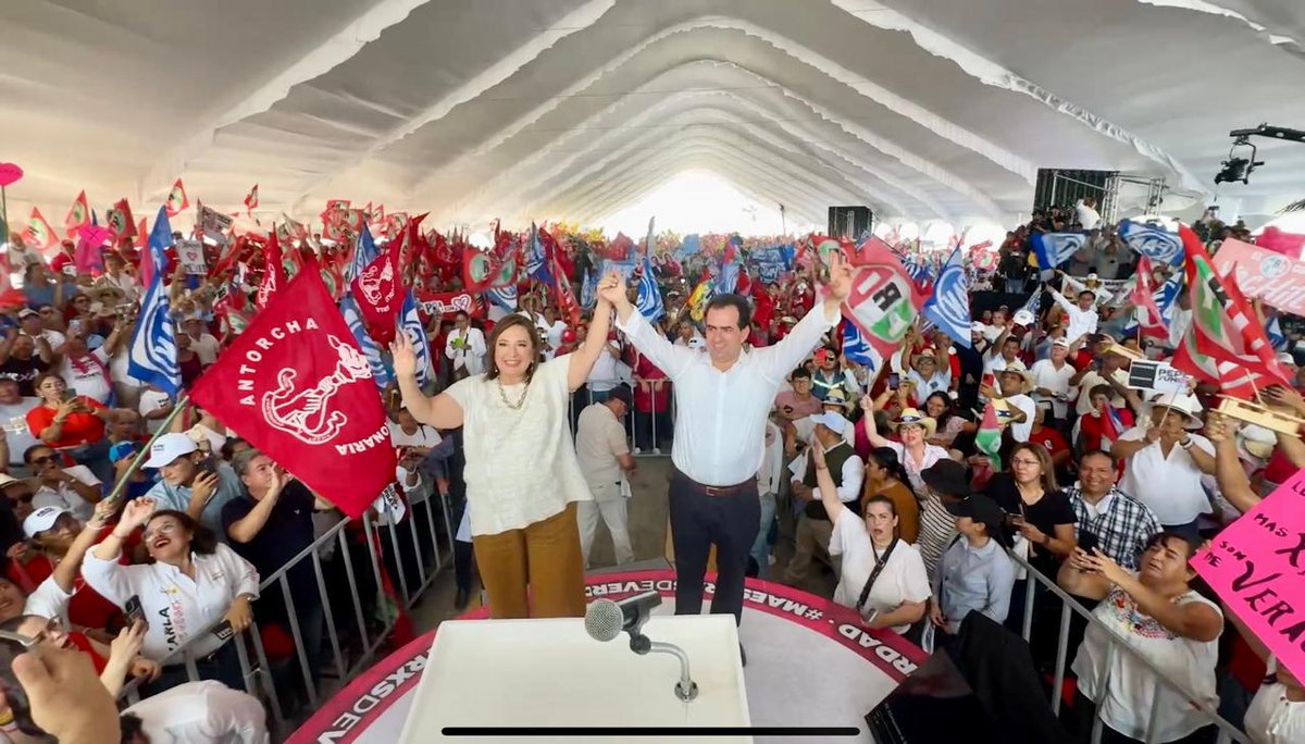 #BocaDelRio recibió a @XochitlGalvez con una clara muestra de que en la zona conurbada ya quieren un cambio de rumbo. 
Hoy ante miles de maestras y maestros, hicimos una alianza con el magisterio para llevar adelante a las nuevas generaciones.
#VotaPepeYunes