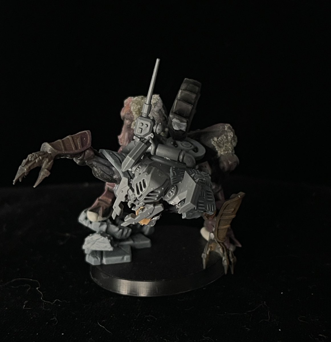 I’ve been #kitbashing every Weds on my stream and LOVING it. This is my latest creation for Flames of Orion; call sign Perverse Gear

It’s mecha may y’all! Show me your hot bots!! 

#miniaturepainting #hobby #minipainting #warhammer