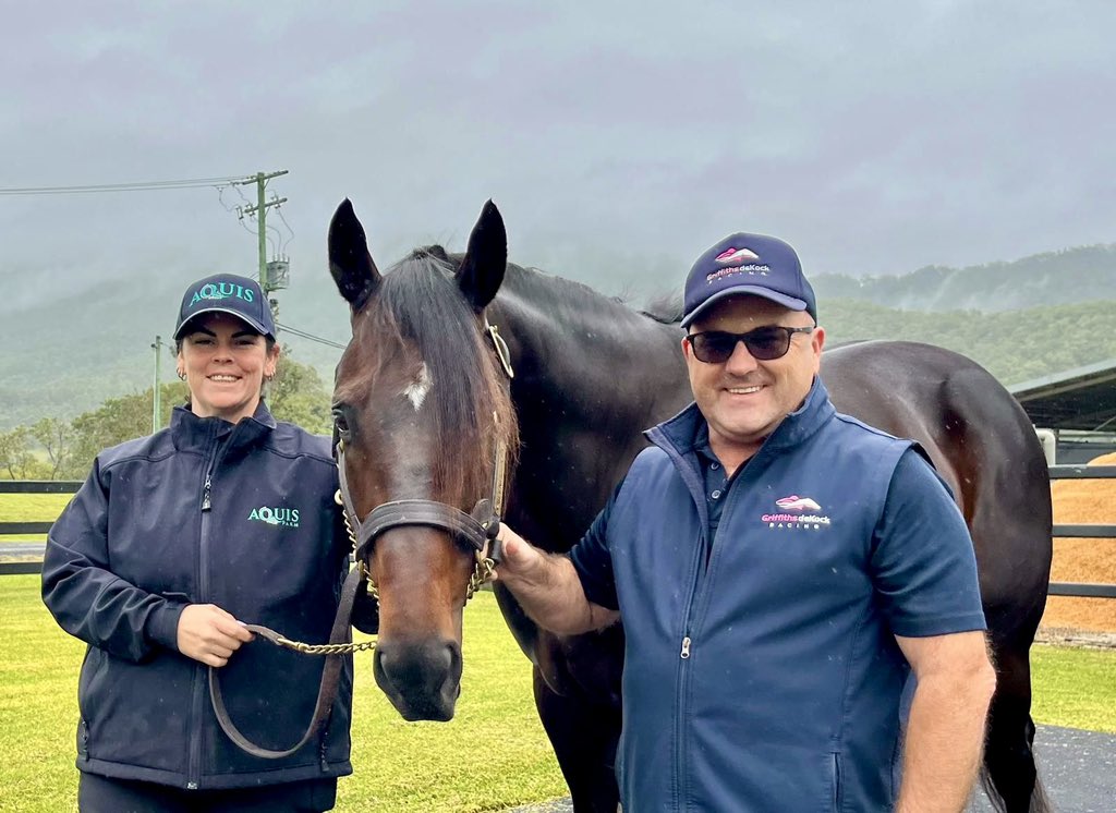 Great to have @GriffithsdeKock visit the farm this morning. 📷 Pictured here catching up with his old mate #Glenfiddich A horse of undeniable Group 1 ability Glenfiddich stands his third season at Aquis Stallions for $5,500 inc gst #AquisStallions #ThePerfectBlend