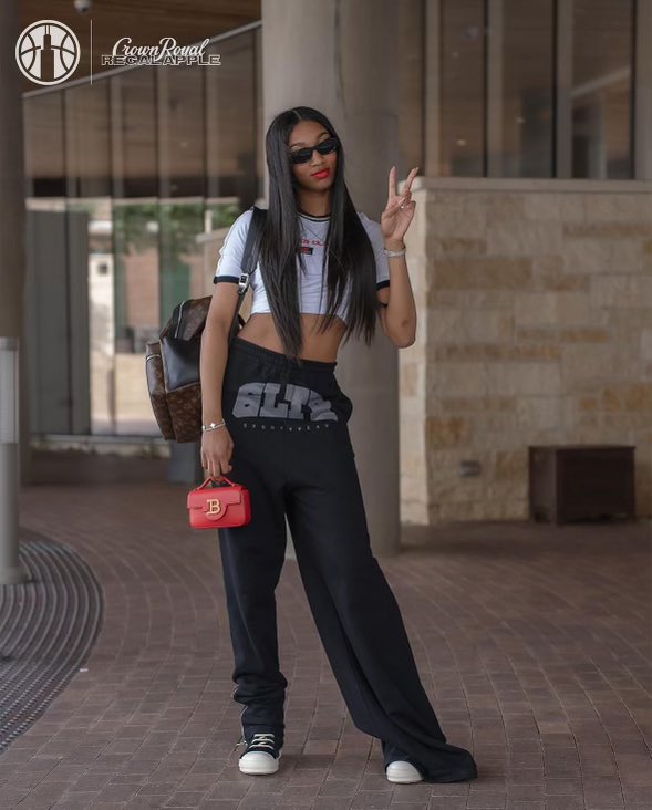 Chi Town Barbie Angel Reese for her WNBA debut 🔥