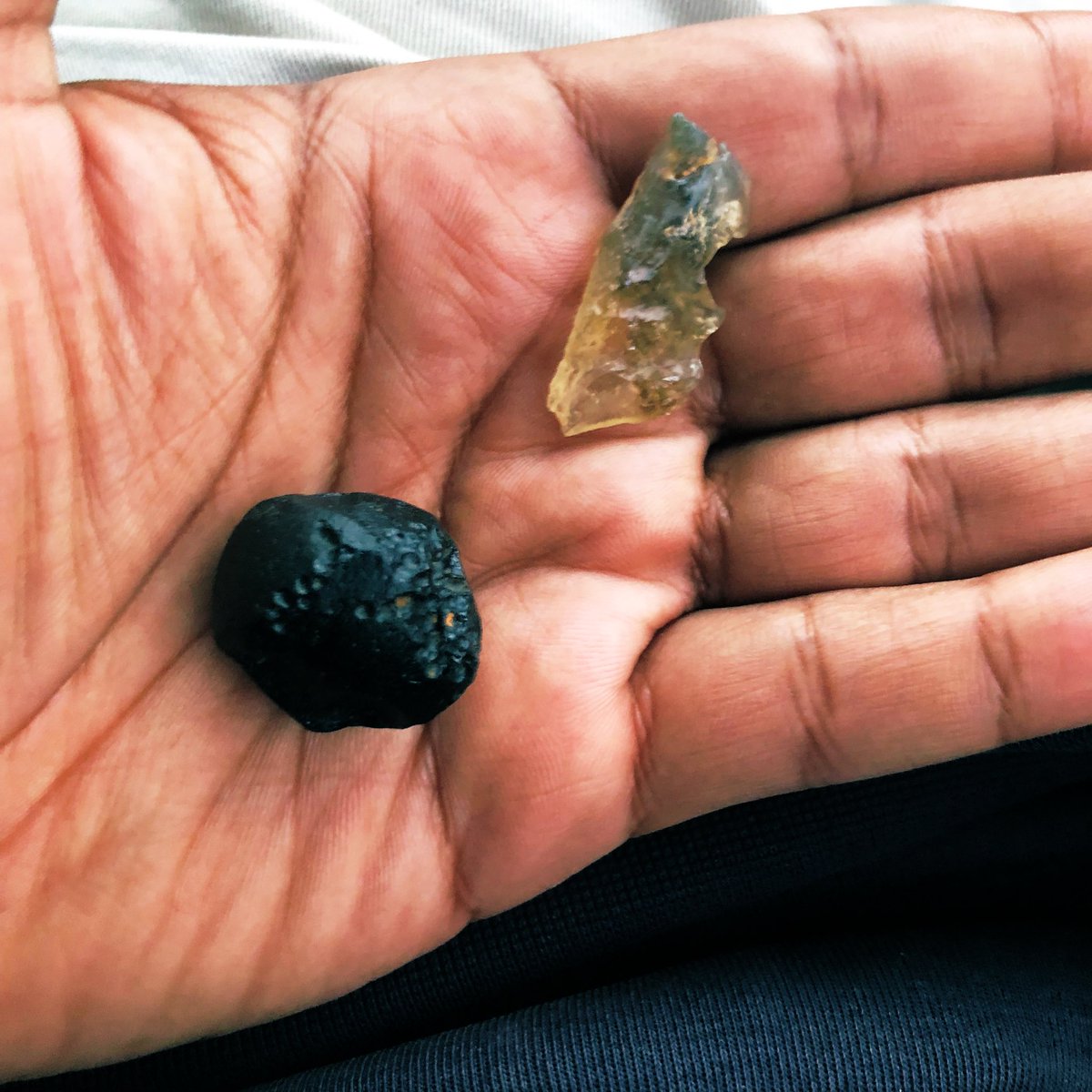 Tektite and Libyan Desert Glass … because after Moldavite why not??