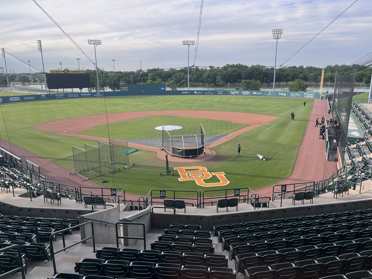 The night before the start of a final regular season series at Baylor, @UCF_Baseball gets in a practice session. Most NCAA Tournament projections have the Knights in. Three games here in Waco before heading to Arlington for Big 12 Tournament starting Tuesday.