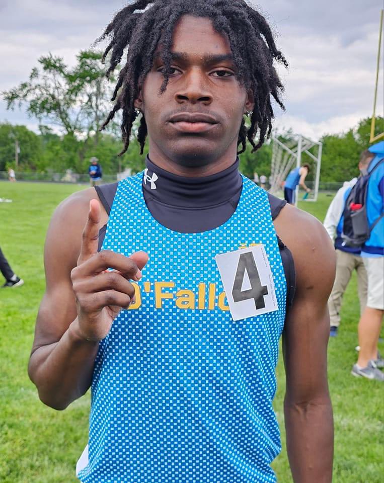 Another win for Omar Mims! This time it was the 200m (21.43) and a State Qualifier!