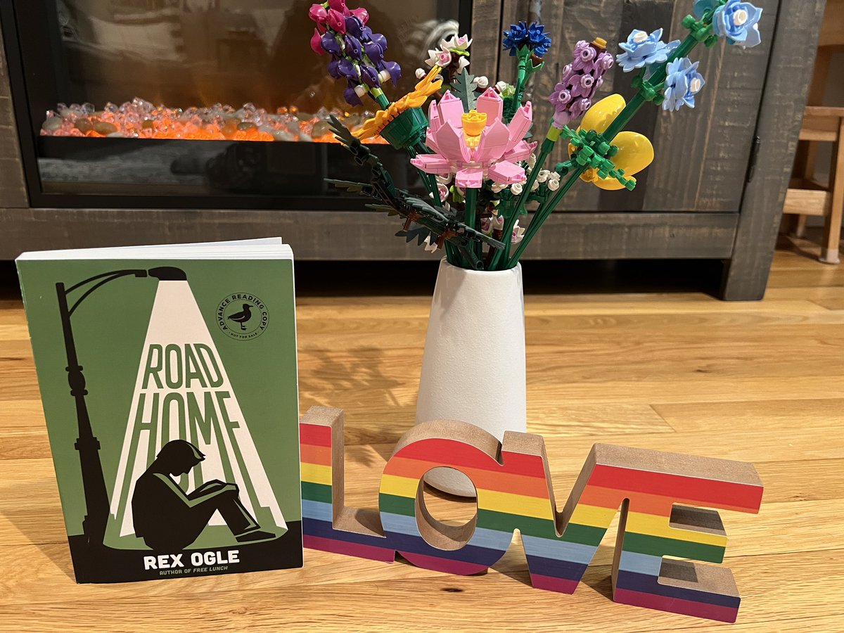 I finished #RoadHome by @RexOgle today and it’s definitely one that will stay in my heart always. A memoir about Rex’s experience after getting kicked out of his home as a teenager. Heart wrenching, painful, but also beautiful. This book will change you 💙 #BookAllies