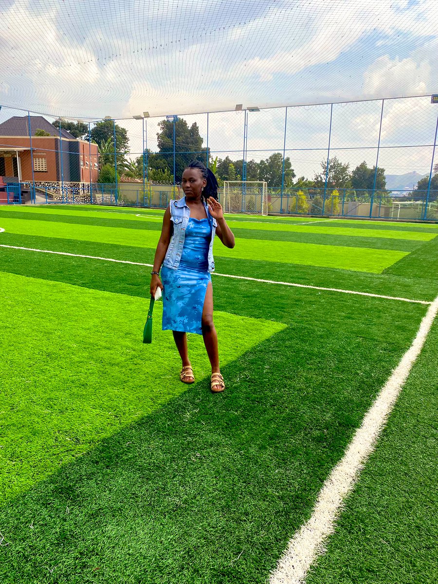 moureensnow's tweet photo. I knw this dress gives a different perspective of how you see me https://t.co/rWm3mXpJSx