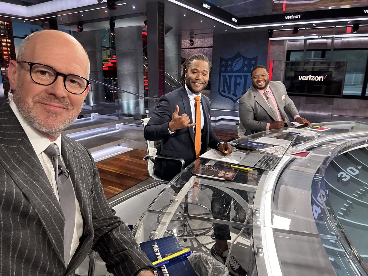 Only three teams have 6 primetime appearances on the 2024 NFL Schedule @49ers @dallascowboys And…the @nyjets who also play in London So that’s a league-best 7 stand-alone games for the Jets…and the @Chiefs Will reveal and explain all @nflnetwork 8pmET