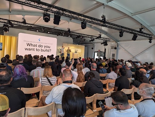 FlutterDev's tweet image. Making a splash at #GoogleIO 🌊

Today we shared what&apos;s new in Flutter to a full house! Check back tomorrow to watch all of the Flutter sessions on-demand. ⏯️