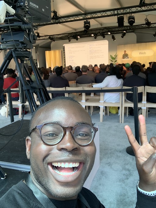 FlutterDev's tweet image. Making a splash at #GoogleIO 🌊

Today we shared what&apos;s new in Flutter to a full house! Check back tomorrow to watch all of the Flutter sessions on-demand. ⏯️