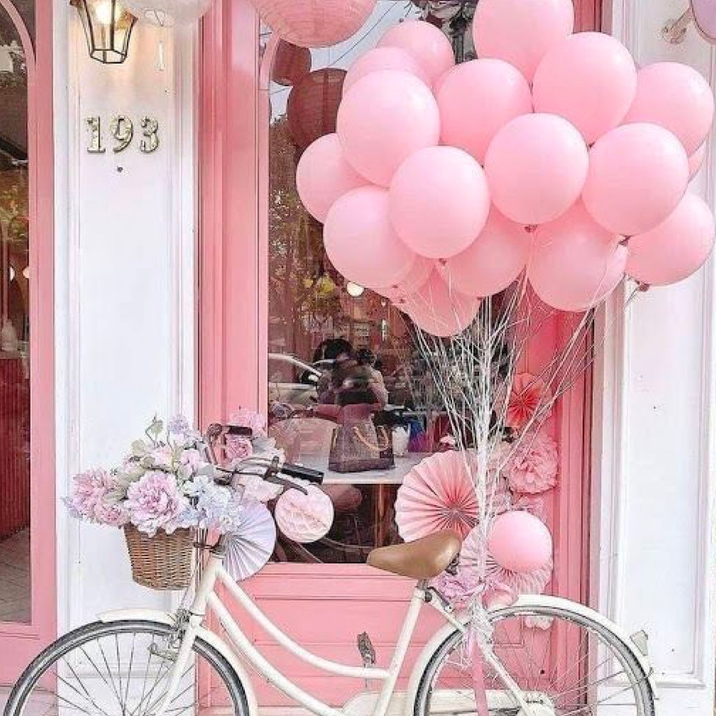 Chasing dreams and pretty scenes 🎈🚲 #PrettyVulgarCosmetics #vintagefashion #vintagestyle #retro #vintagedecor #antiques #midcentury #antique #vintagehome #thriftfinds