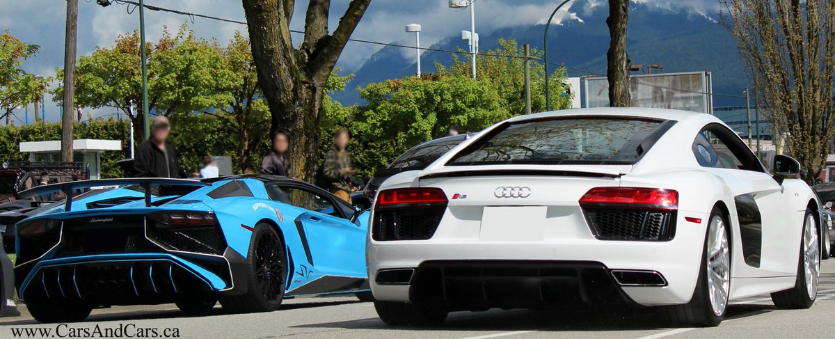 Audi R8

 #Audi #GermanCar 
 audi.carsblitz.com